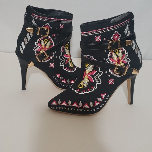 Shoes - ANKLE WOMEN'S BOOTS, Size 6, colorful Never worn